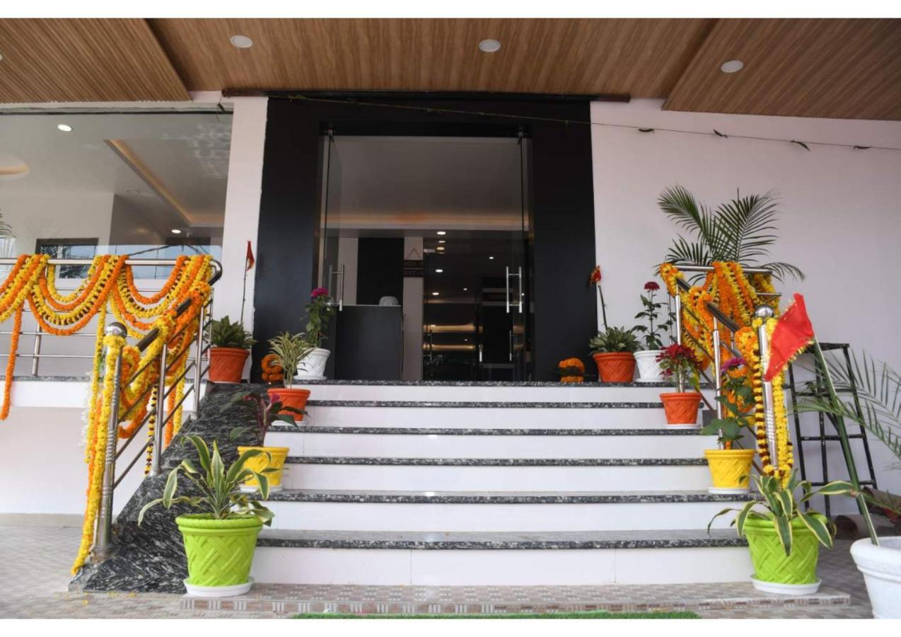 Hotel Ganga Kaveri Varanasi Exterior photo